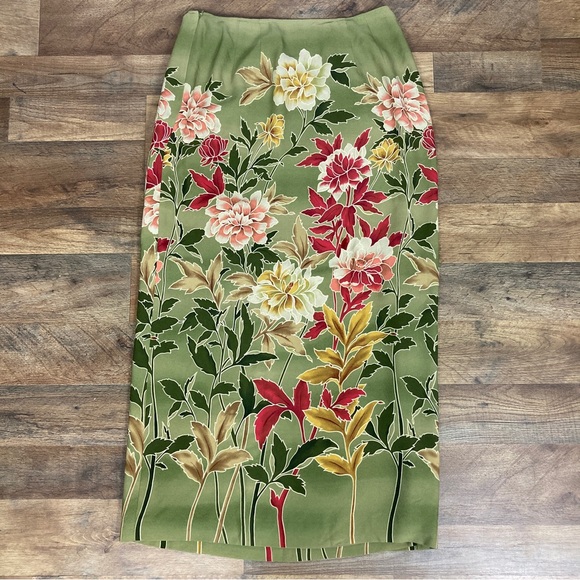 Talbots Floral Silk Skirt Size Medium - Picture 13 of 14